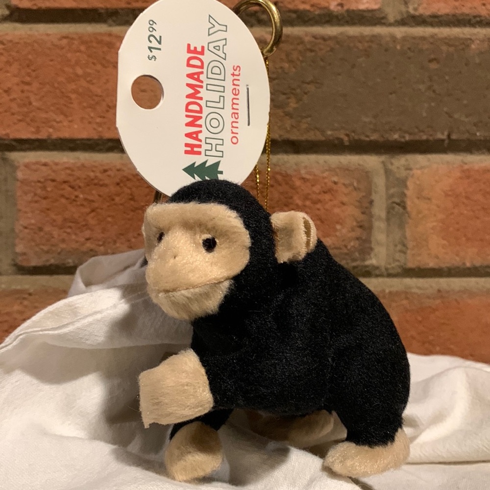 HANDMADE HOLIDAY ORNAMENTS- CUTE LITTLE CHIMP. 🎄🆕